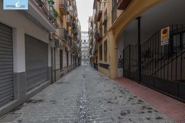 Amplio piso con garaje y trastero en el centro — 48