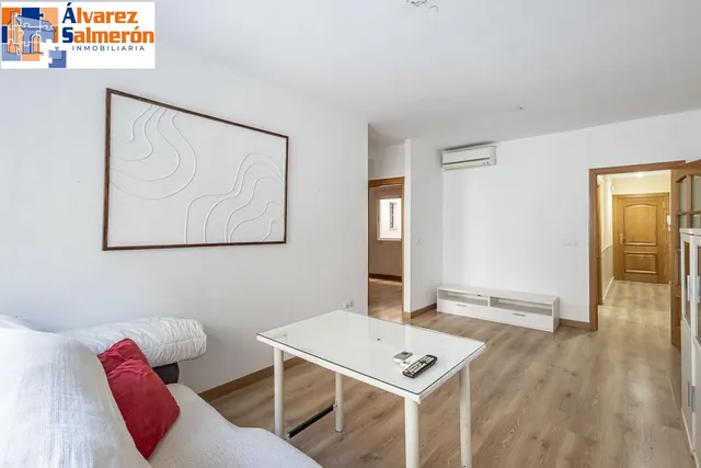 Piso con garaje, trastero y excelente ubicación en Huétor Vega — 3