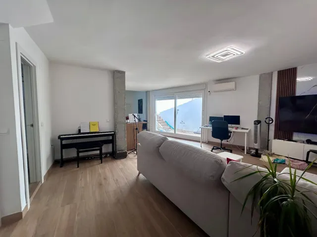 Casa adosada en esquina con piscina privada, jardín y vistas a la Bahía de Málaga — 8