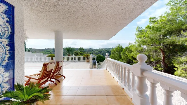 Chalet Independiente con Encanto en Parcela de 1.200 m2 – 6  - foto 4