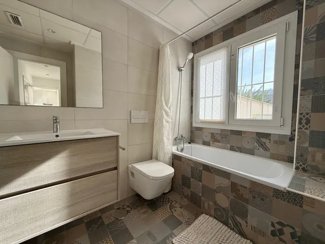 Exclusivo chalet adosado con piscina privada, amplios espacios y excelentes calidades — 21