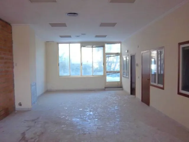 2 Locales Comerciales Esquinero en el Centro de Salou - Oportunidad Única — 4
