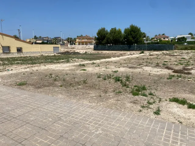 Parcela urbana en la mejor ubicación - foto 3