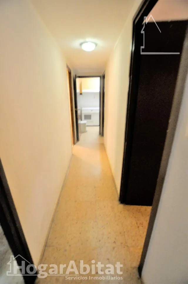 ¡UBICACIÓN IDEAL! AMPLIO, EXTERIOR Y LUMINOSO CON ASCENSOR Y TRASTERO — 28