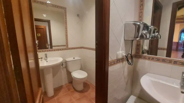 casa, restaurante y parcela en venta en la zona de santo domingo — 44