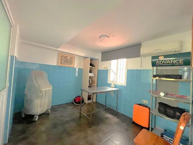 VENTA AMPLIO LOCAL COMERCIAL ARROYO DE LA MIEL — 8