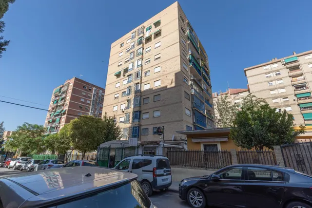 Piso reformado con terraza y vistas a sierra nevada — 38