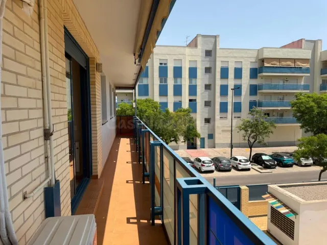 Piso en Venta en Urbanización con Piscina - foto 4