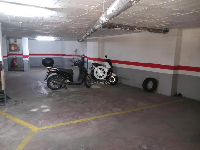 Precioso piso con parking en El Carmel. — 25