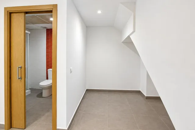 Vivienda en dos alturas con terraza privada y pérgola en Alaquàs — 18