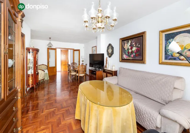 VIVIENDA EN ZONA CENTRO - ALHAMAR, CON PLAZA DE GARAJE Y CALEFACCIÓN — 3