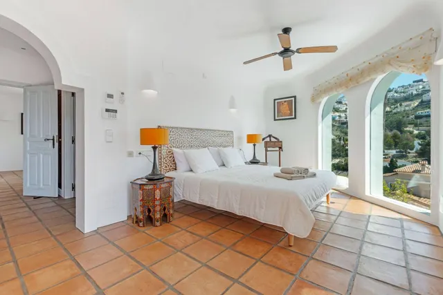 Villa de Estilo Finca Mediterránea con Vistas al Mar en Moraira — 34