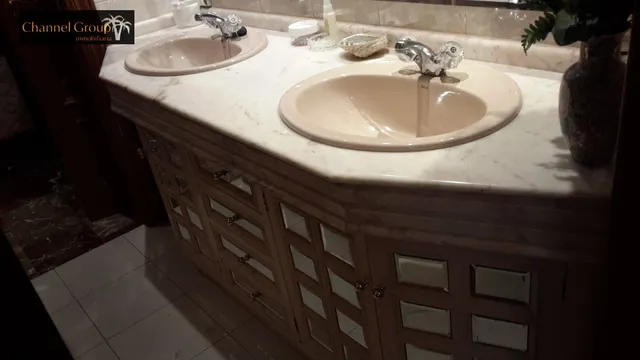 SE VENDE CASA SEÑORIAL UBICADA EN PLENO CENTRO CON EXCELENTES VISTAS — 27