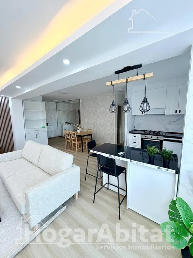 Reforma a estrenar y diseño moderno en este luminoso piso  con balcón — 4
