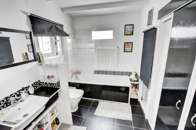 Casa en el Centro de Arroyo de la Miel — 24