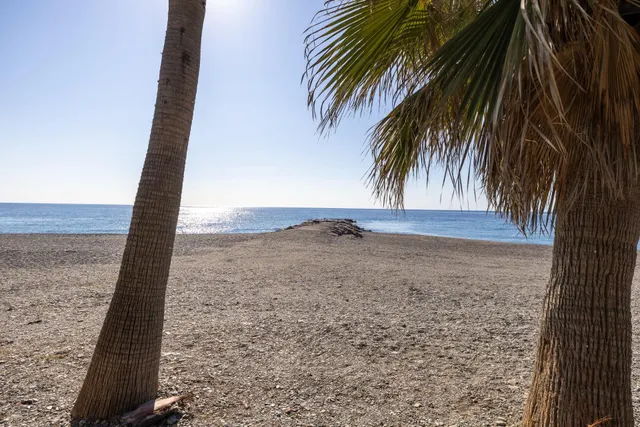 !! IMPRESIONANTE VIVIENDA EN PRIMERA LINEA DE PLAYA !! — 36