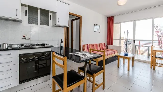 Apartamentos en la playa Poniente — 6