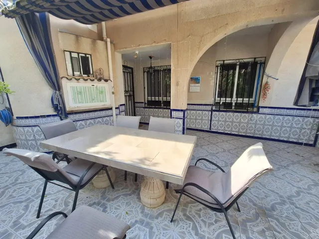 Amplio Quad en Torrevieja, Ideal para Reformar - €209,900 — 39