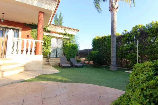 Alquiler larga estancia chalet con piscina — 19