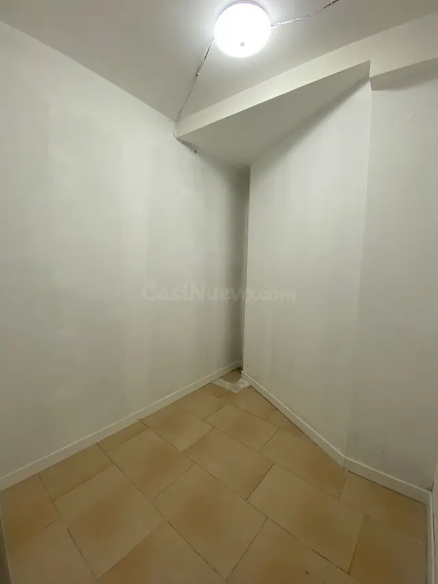 TRASTEROS EN ALQUILER EN LA CALLE HERNÁN CORTÉS - foto 4