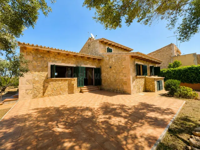 Chalet independiente en venta en urbanización El Paraiso, Sa
