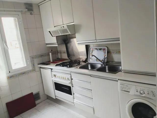 ¡OPORTUNIDAD ÚNICA CON BALCÓN Y ASCENSOR APROBADO EN COMILLAS, CARABANCHEL! — 11