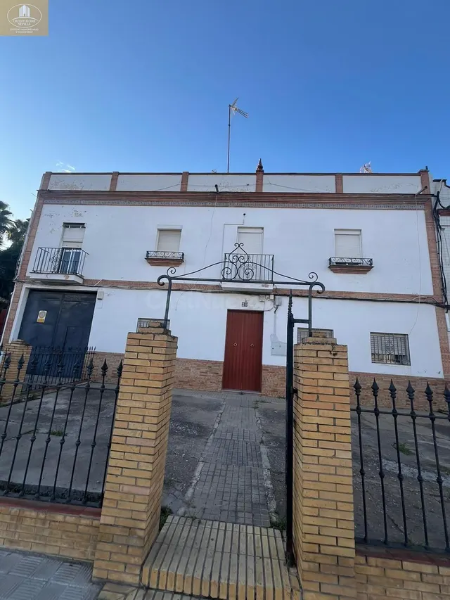 Edificio 13 habitaciones 549m² en venta - Las palmeras