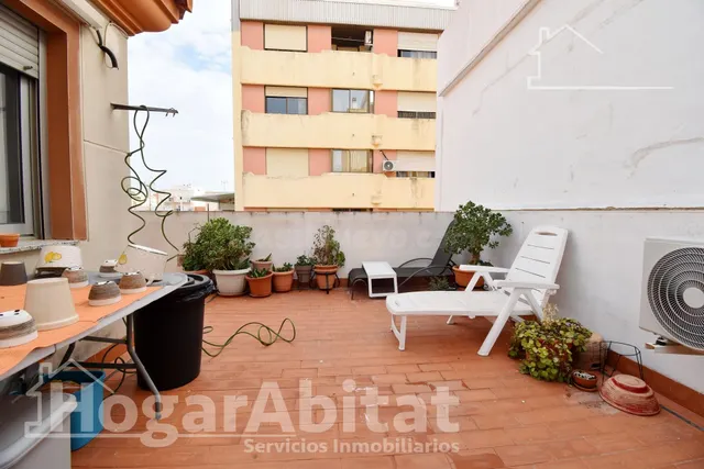 CASA SEMINUEVA CON GRAN TERRAZA Y GARAJE - foto 3