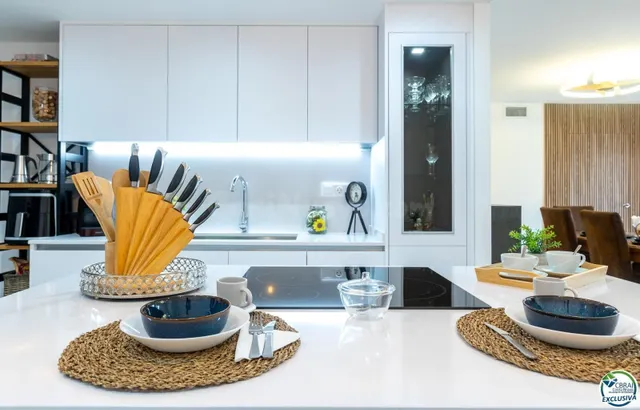 Apartamento reformado con 3 habitaciones a 100 m de la playa - foto 3