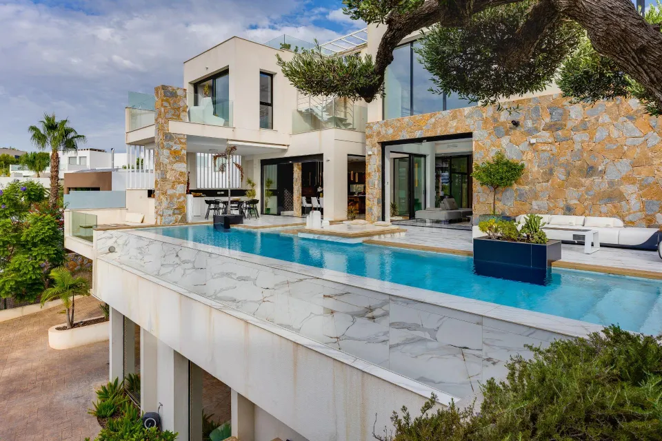 VILLA EXCEPCIONAL DE LUJO EN LAS COLINAS GOLF & COUNTRY RESORT