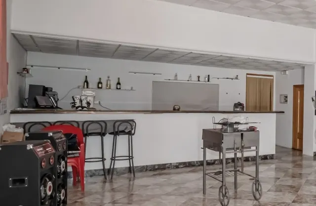 Local comercial 300m² en venta - South of spain — 12