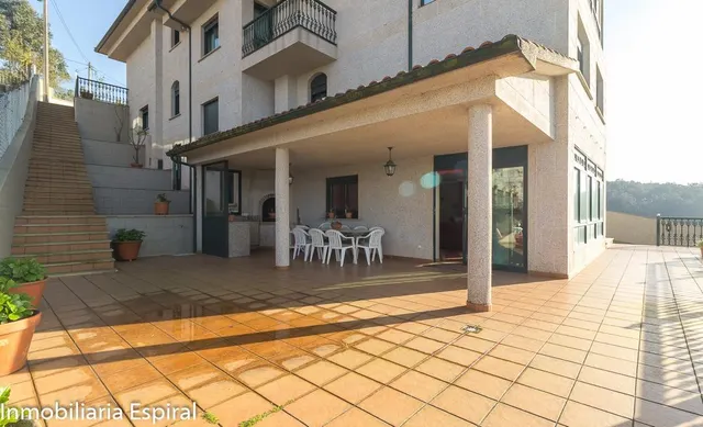 ¡Impresionante Chalet Familiar en Mogor, Marín! — 43