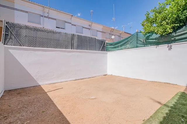 ADOSADA DE 4 DORMITORIOS EN BELICENA — 6