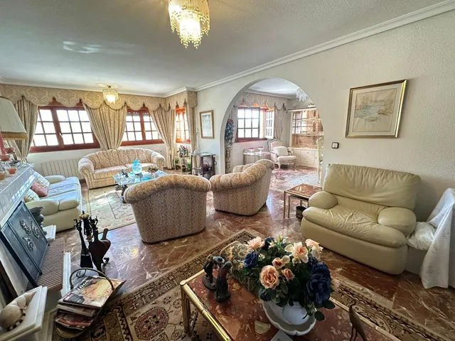 Espectacular chalet en Las Paulinas con vistas despejadas — 2
