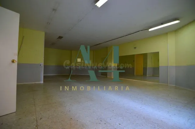 Gran Local con posibilidad de Vivienda en Moctezuma - foto 2
