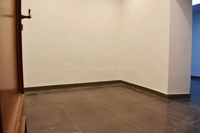 En alquiler local de 54 m2, interior, antes oficina, junto a C/ Alfonso. — 2