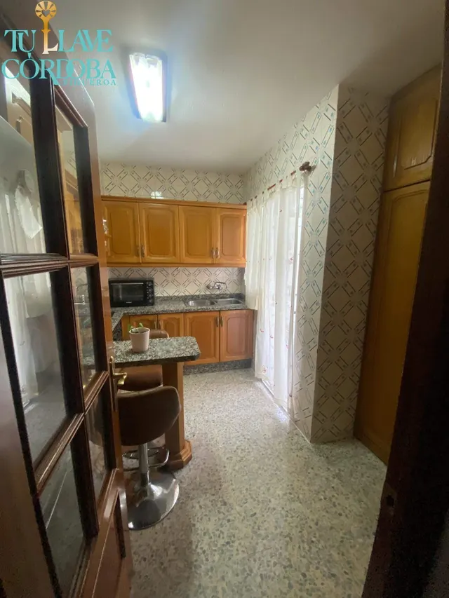 PISO CON TERRAZA Y ASCENSOR JUNTO A estaciones — 6
