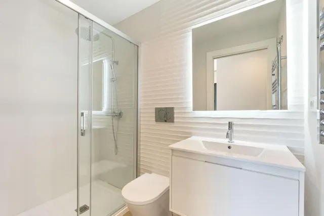 Apartamento céntrico construido en 2024 (aprox. 71 m2 - 3.ª planta) con piscina en la azotea, a solo 250 m de Piscinas Naturales/Playa del Cura, ¡y con licencia turística! — 25