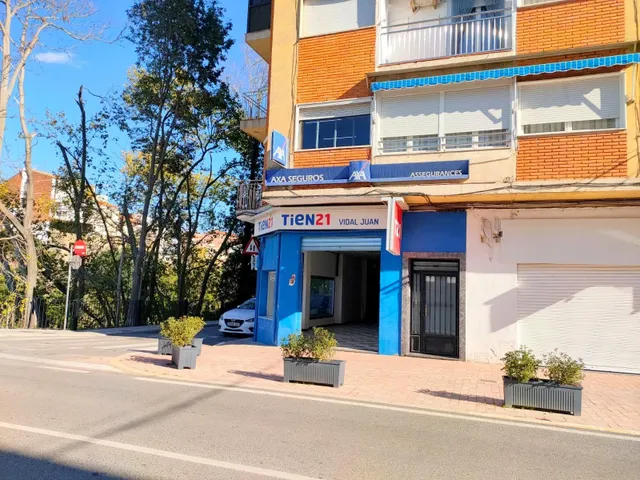LOCAL COMERCIAL EN ALQUILER — 6