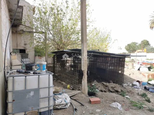 SE VENDE CASA EN JACARILLA,  PARA REFORMAR — 22
