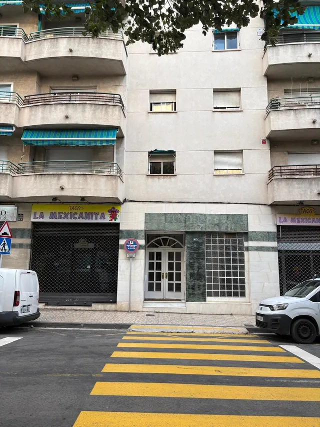 AMPLIO PISO DE 4 habitaciones Y DOS BALCONES EN RIERA MIRÓ, REUS — 49