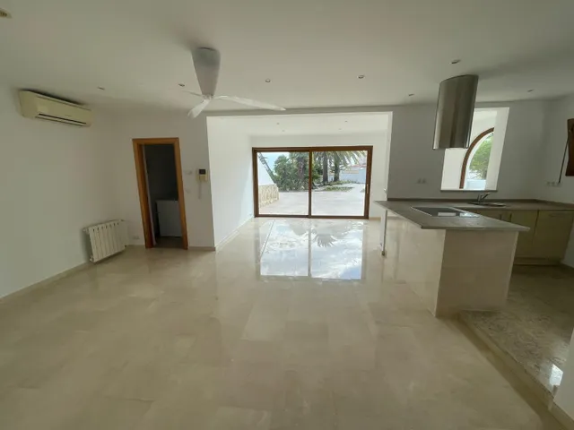 Villa con preciosas vistas al mar y amplia parcela en Calpe — 9