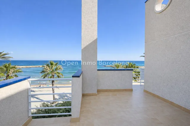 Casa exclusiva delante del Mar en Prat de Vilanova — 25