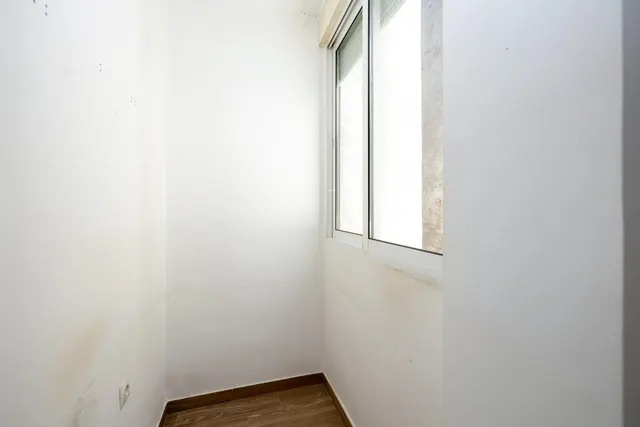 PISO EN ÚLTIMA PLANTA CON 3 DORMITORIOS, CALEFACCIÓN Y RECIÉN PINTADO EN MARQUÉS DE MONDÉJAR – JUNTO A ALHAMAR — 20