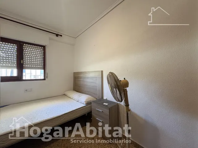 APARTAMENTO CON DOS BALCONES Y GARAJE CERCA DE LA PLAYA — 17