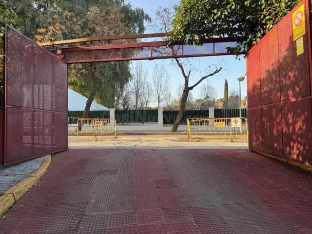Local en venta en Calle Manuel de Falla – Amplio espacio de  - foto 2