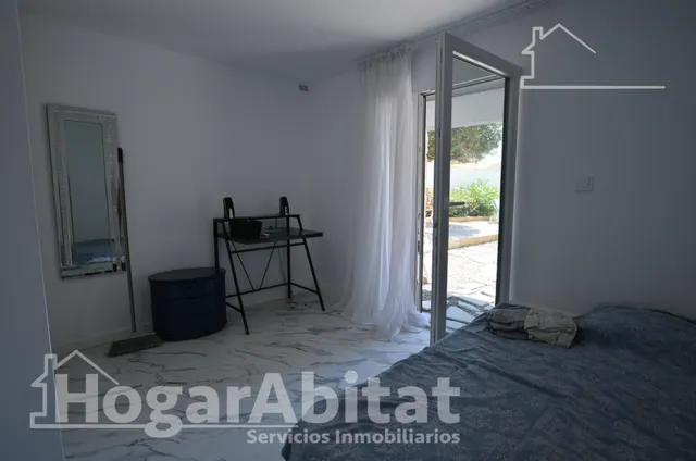 PRECIOSO CHALET REFORMADO CON PISCINA, GARAJE Y DOS TERRAZAS — 46