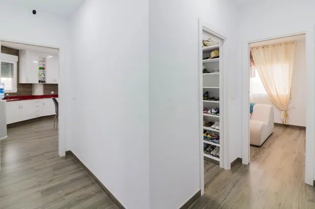 VIVIENDA CON NEGOCIO EN ABANILLA. — 18