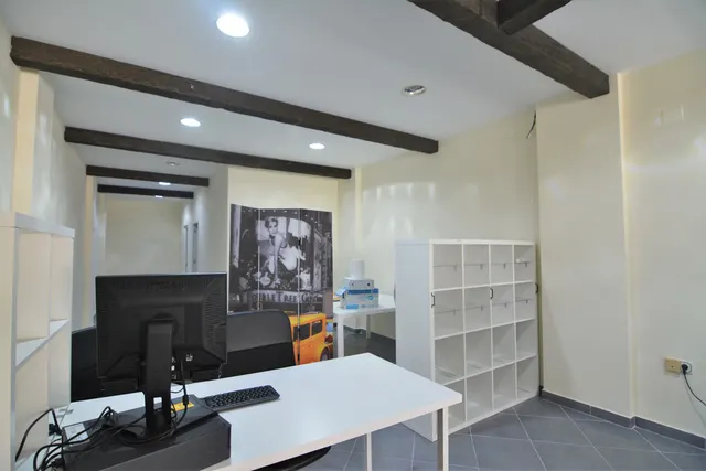 Local comercial 85m² en venta - Centro — 12