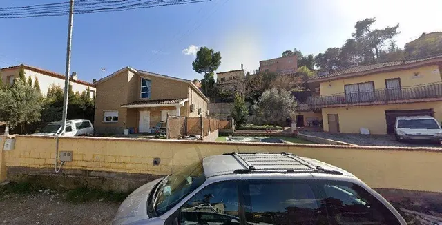 Se vende piso OKUPADO en Calle TER 35 de Vacarisses, Barcelo - foto 3